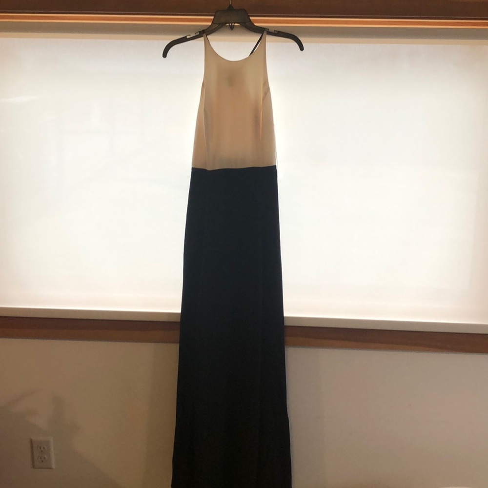 Beautiful Halston long dress size 4